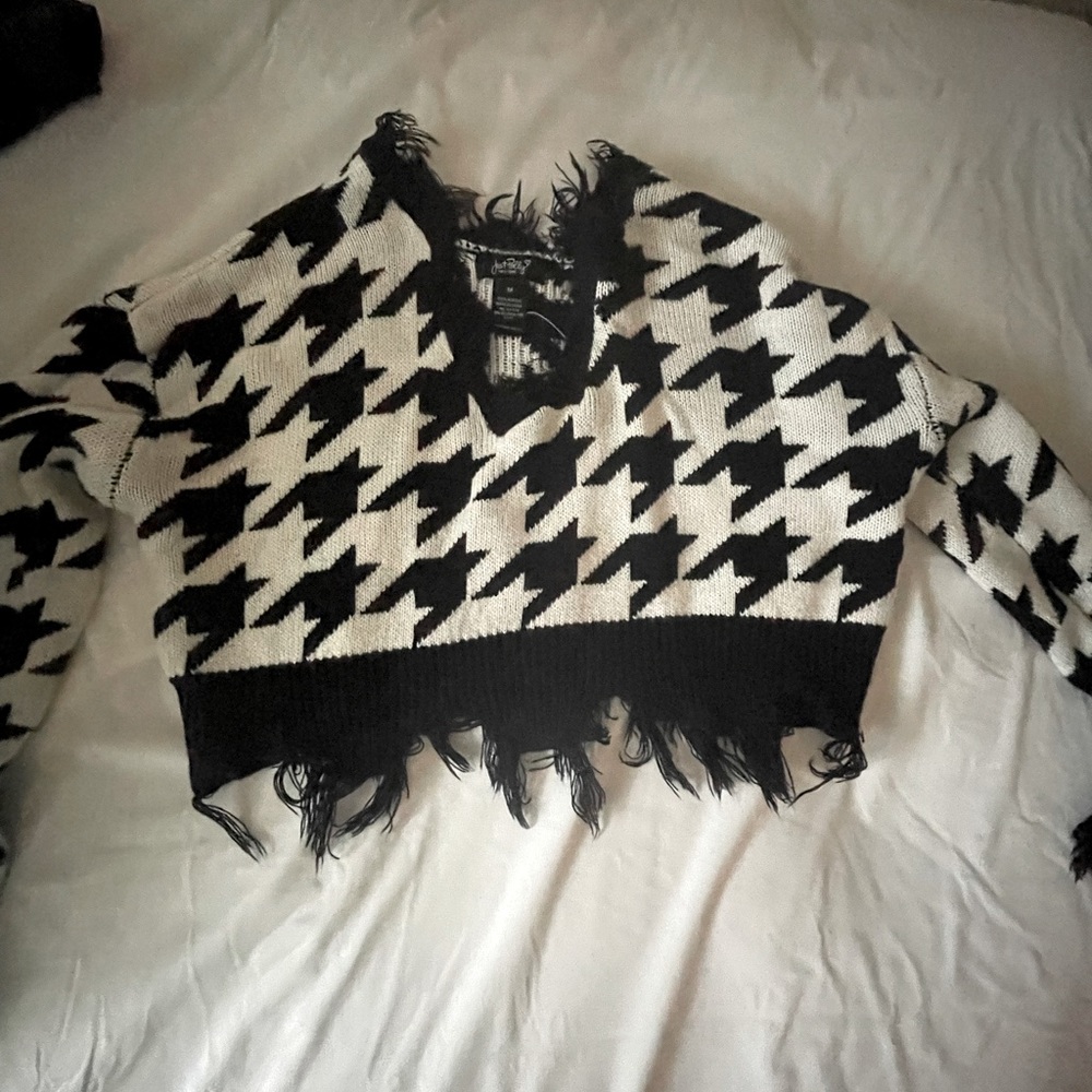 Sweater - Picture 2 of 3